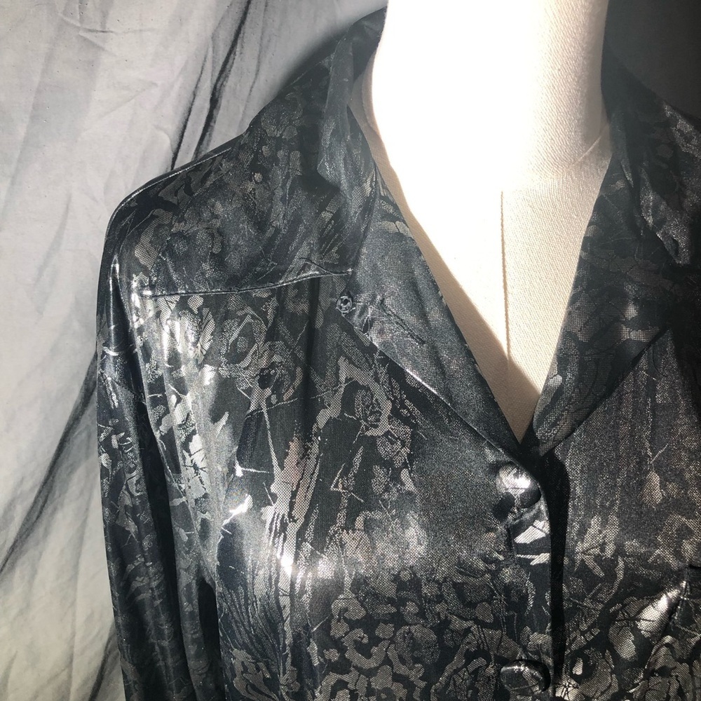 Vintage 90’s Shiny Black Metallic Button-Up Blouse size Medium - Picture 3 of 14